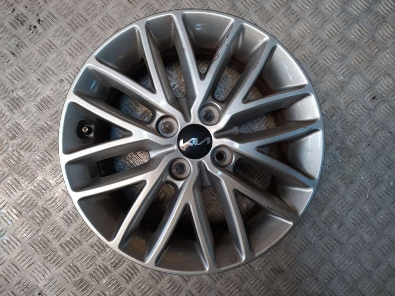 Recambio de juego llantas aluminio para kia rio (yb) hibrid referencia OEM IAM 6X15 4 TORN ET 46 ALUMINIO 