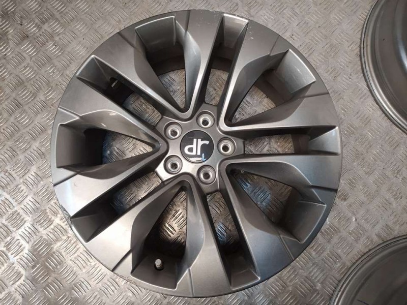 Recambio de juego llantas aluminio para dr 4.0 ev referencia OEM IAM 7X18 5 TORN ET33 ALUMINIO 
