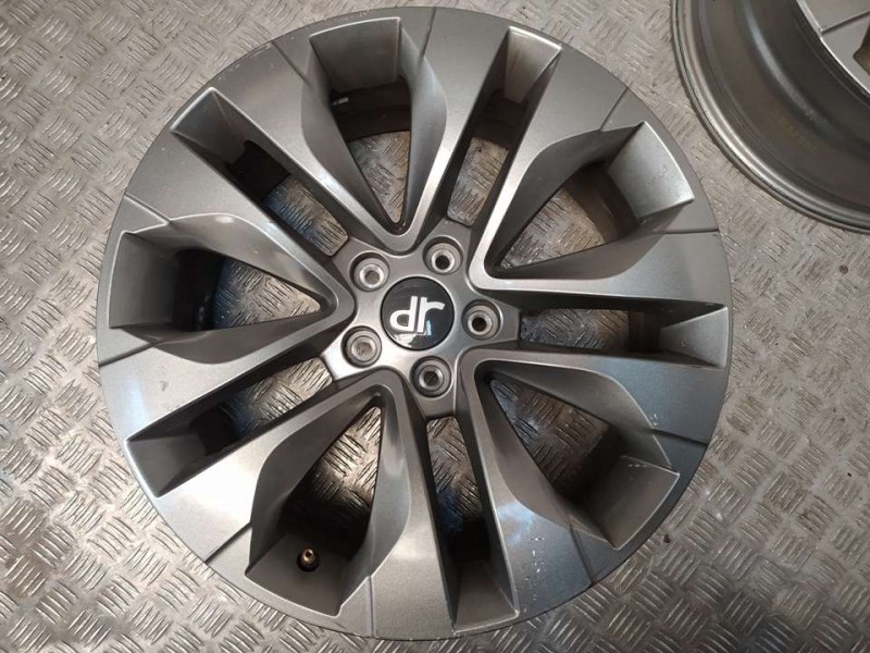 Recambio de juego llantas aluminio para dr 4.0 ev referencia OEM IAM 7X18 5 TORN ET33 ALUMINIO 