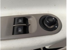 MANDO ELEVALUNAS DELANTERO IZQUIERDO 254118044R C/MANDO RETROVISOR 