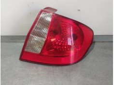 PILOTO TRASERO DERECHO 924021C010 