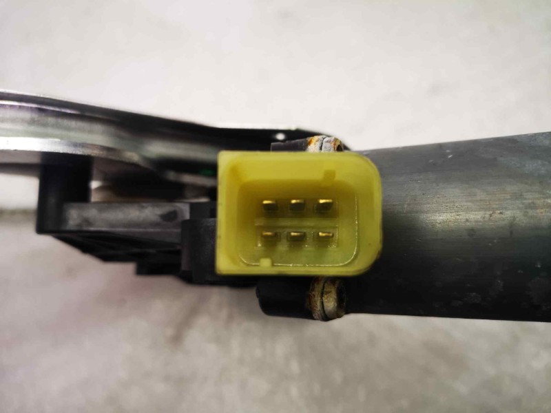 Recambio de elevalunas delantero izquierdo para mercedes-benz clase c (w202) berlina 2.8 v6 18v cat referencia OEM IAM 130821708