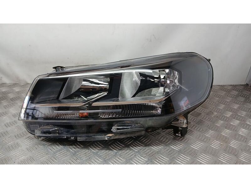 Recambio de faro izquierdo para opel vivaro c furgoneta (k0) 1.5 referencia OEM IAM 9847198380 PATA ROTA 67651215