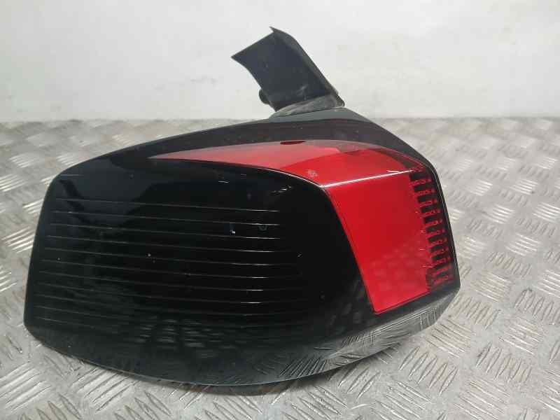 Recambio de piloto trasero izquierdo para peugeot 5008 gt line 1.5 hdi 130 cv referencia OEM IAM 9811028080  EXTERIOR ROZADO