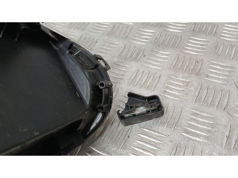 Recambio de faro izquierdo para opel vivaro c furgoneta (k0) 1.5 referencia OEM IAM 9847198380 PATA ROTA 67651215