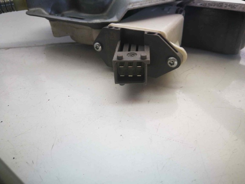 Recambio de elevalunas delantero derecho para cadillac cts 4 puertas referencia OEM IAM 15291743  6 PINS