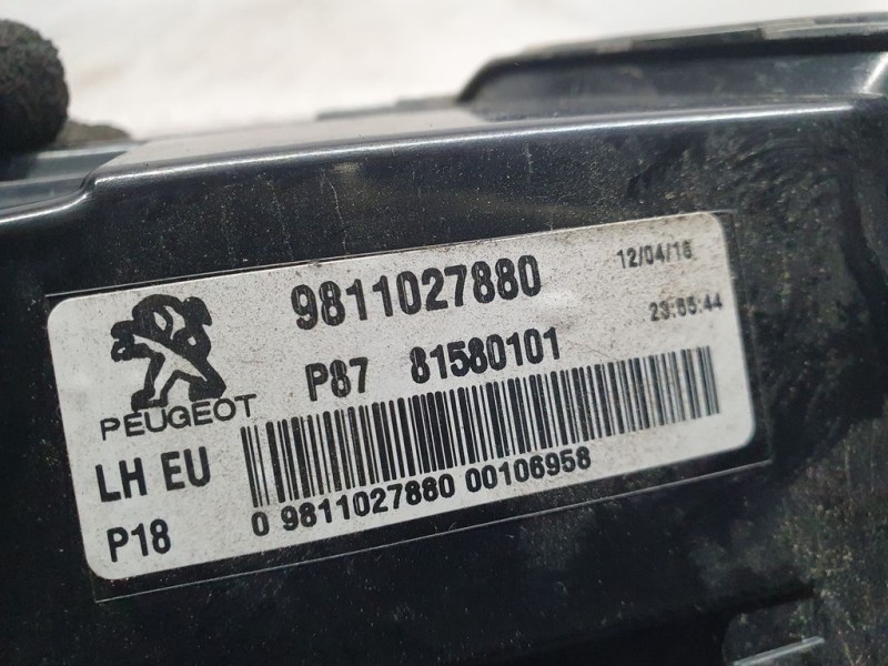 Recambio de piloto trasero izquierdo para peugeot 5008 gt line 1.5 hdi 130 cv referencia OEM IAM 9811027880 81580101 INTERIOR
