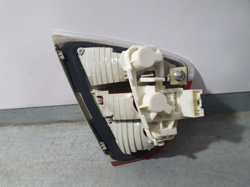 Recambio de piloto trasero derecho para bmw serie 3 berlina (e90) 320d referencia OEM IAM 6937460  INTERIOR