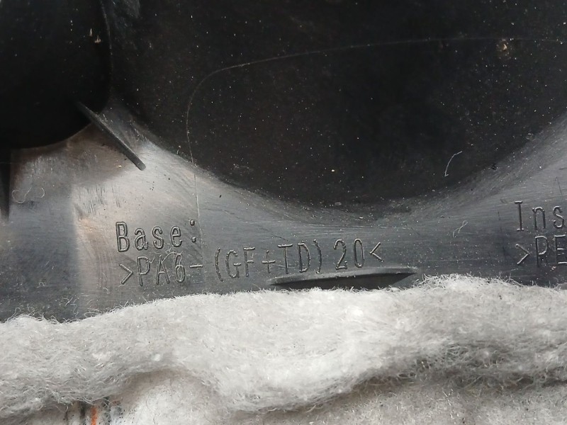 Recambio de tapa motor para toyota hilux viii pick-up (_n1_) 2.4 d 4wd (gun125_) referencia OEM IAM 126010E030  