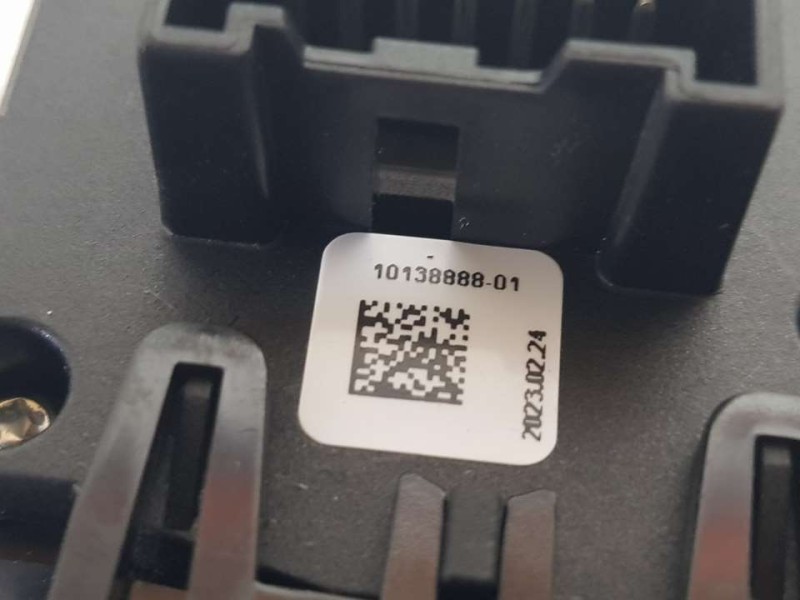 Recambio de mando limpia para mg zs 1.0 t-gdi referencia OEM IAM 1013888801  