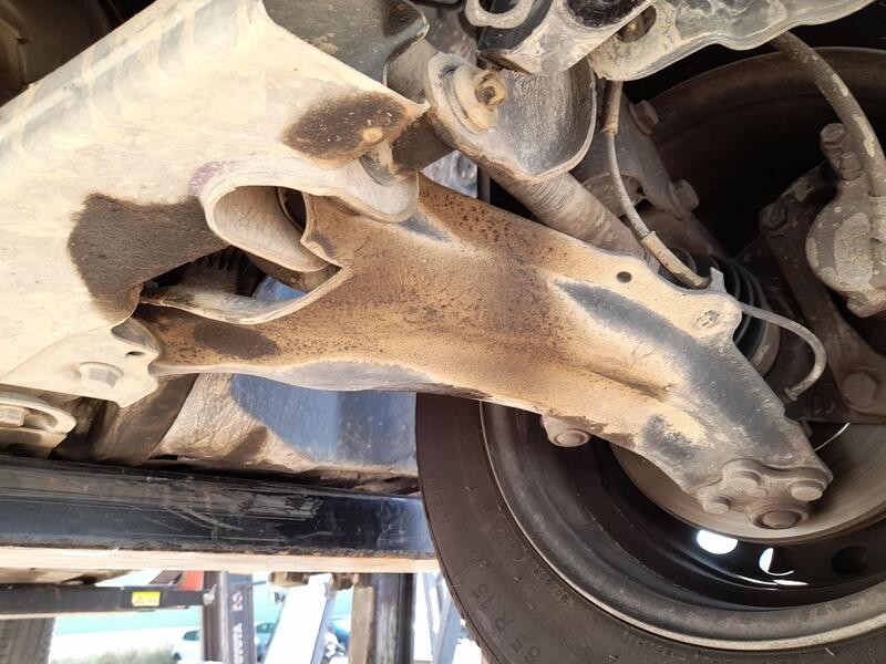 Recambio de brazo suspension inferior delantero izquierdo para nissan nv250 furgoneta (x61) dci 80 referencia OEM IAM 5450100Q2F