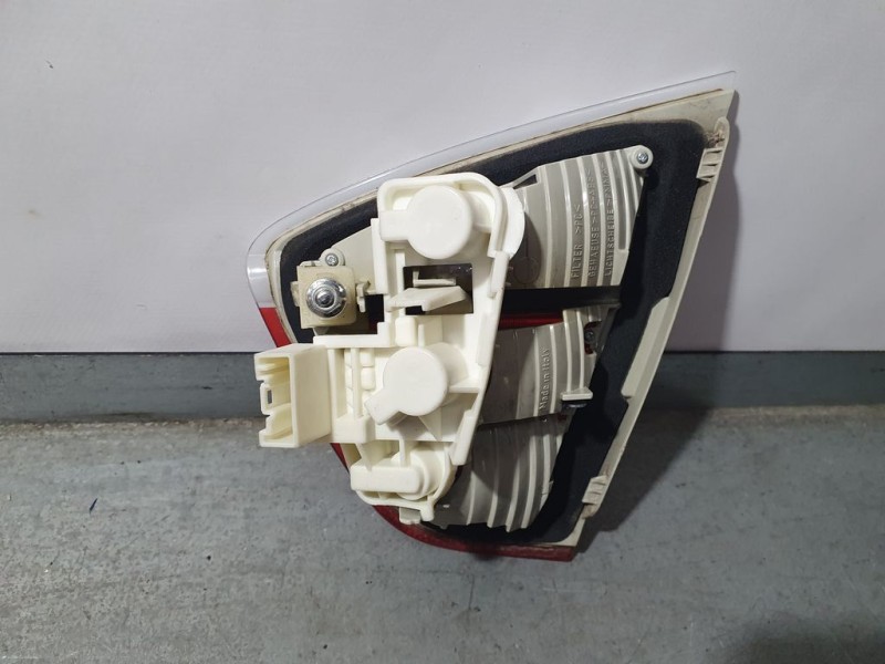 Recambio de piloto trasero izquierdo para bmw serie 3 berlina (e90) 320d referencia OEM IAM 6937459  INTERIOR