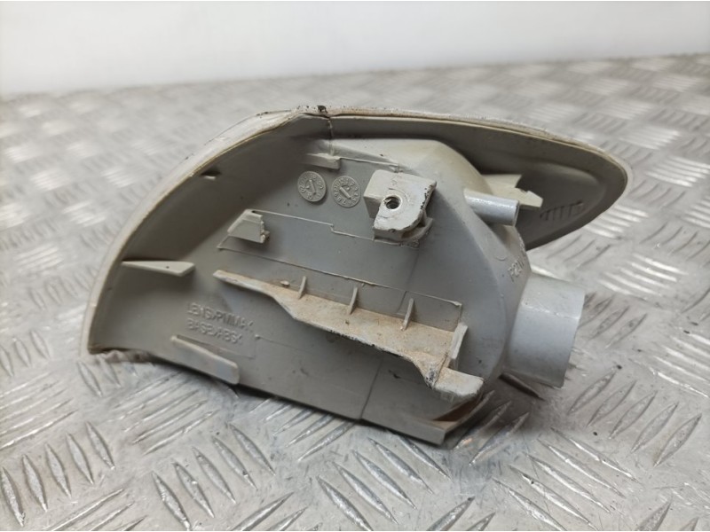 Recambio de piloto delantero derecho para renault megane i classic (la0) 1.6e alize referencia OEM IAM 7701040713  PATA ROTA