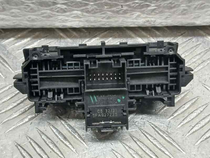 Recambio de palanca freno de mano para cupra formentor basis referencia OEM IAM 5FA927225  ELECTRICA