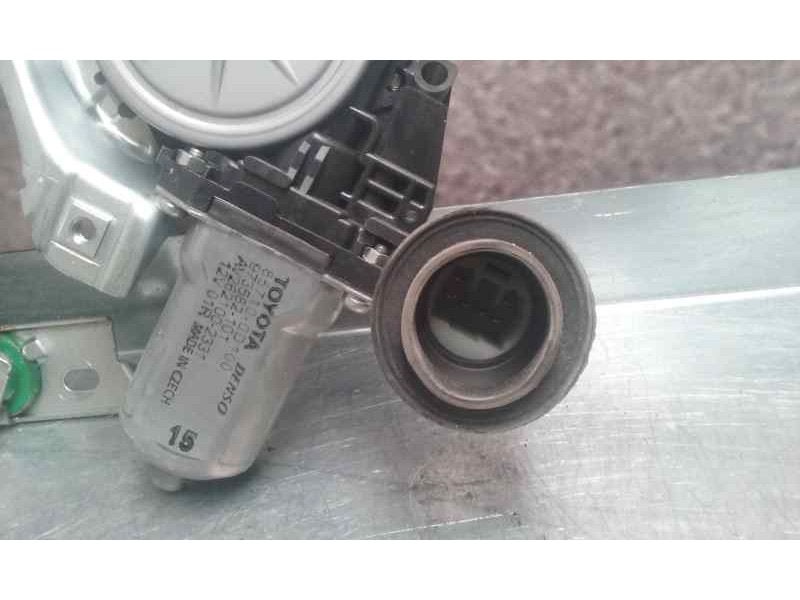 Recambio de elevalunas delantero derecho para toyota yaris hsd active referencia OEM IAM 973582101 6PINS ELECTRICO