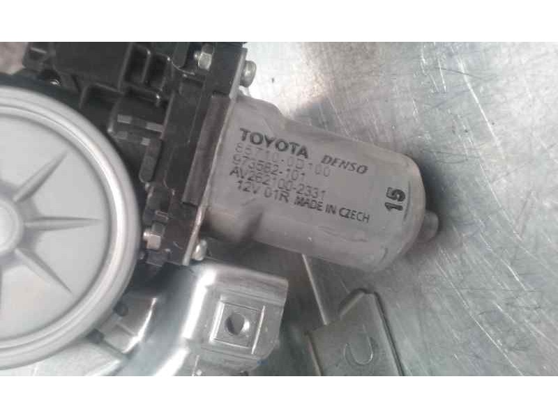 Recambio de elevalunas delantero derecho para toyota yaris hsd active referencia OEM IAM 973582101 6PINS ELECTRICO