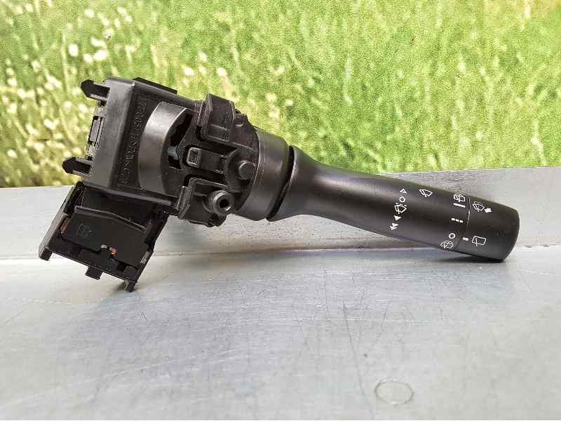 Recambio de mando limpia para toyota yaris hsd active referencia OEM IAM 0D180 17F904 L44