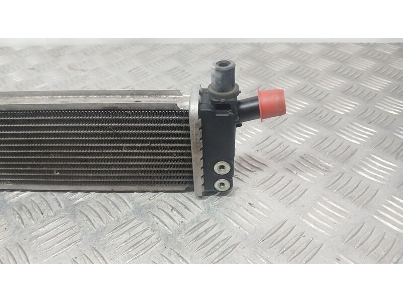 Recambio de radiador agua adicional para toyota auris hybrid active referencia OEM IAM G901002010  