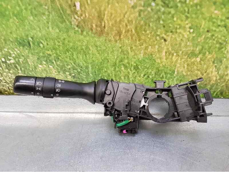 Recambio de mando luces para toyota yaris hsd active referencia OEM IAM 0D300 17F938 L47