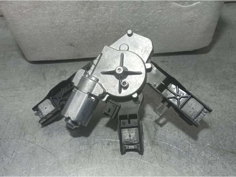 Recambio de motor limpia trasero para peugeot 308 active bussines referencia OEM IAM 9819528180 0390205110 BOSCH