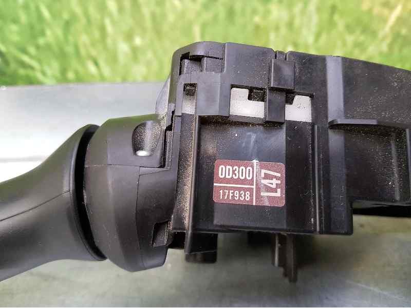 Recambio de mando luces para toyota yaris hsd active referencia OEM IAM 0D300 17F938 L47