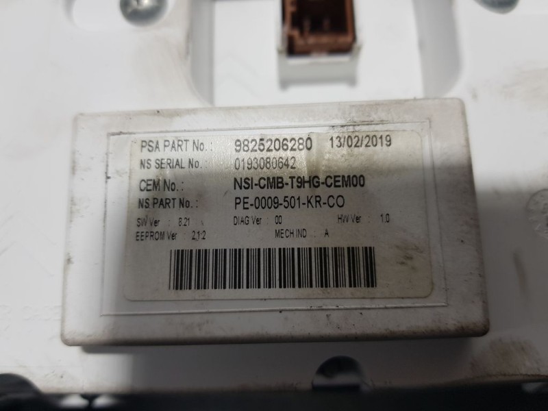 Recambio de cuadro instrumentos para peugeot 308 gt line referencia OEM IAM 9825206280 0193080642 
