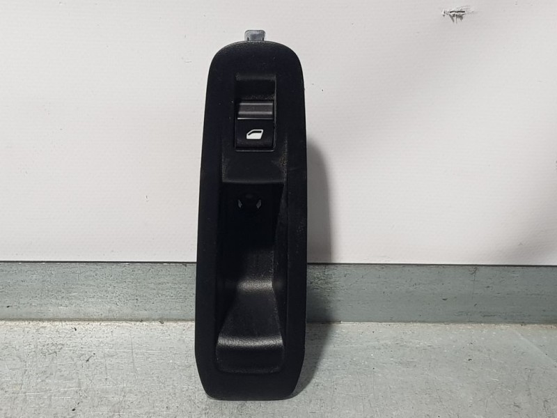 Recambio de mando elevalunas delantero derecho para peugeot 308 gt line referencia OEM IAM 96762292ZD  