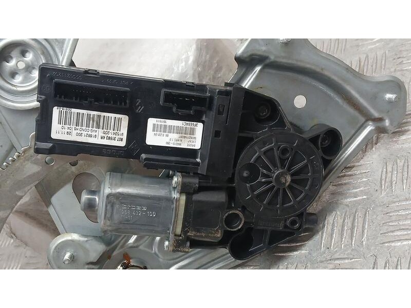 Recambio de elevalunas delantero izquierdo para renault megane iii coupe color edition referencia OEM IAM 807210004R ELECTRICO 9