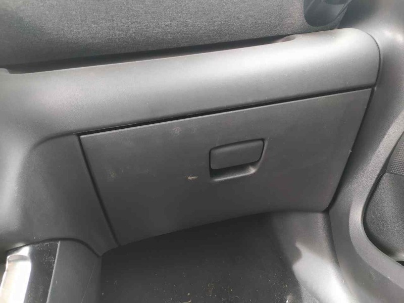 Recambio de guantera para citroën c3 shine pack referencia OEM IAM YQ002530CY  