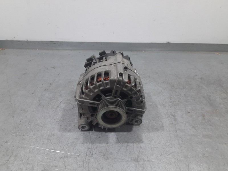 Recambio de alternador para bmw serie 3 berlina (e46) 316i referencia OEM IAM 7802261 VALEO 2543461C