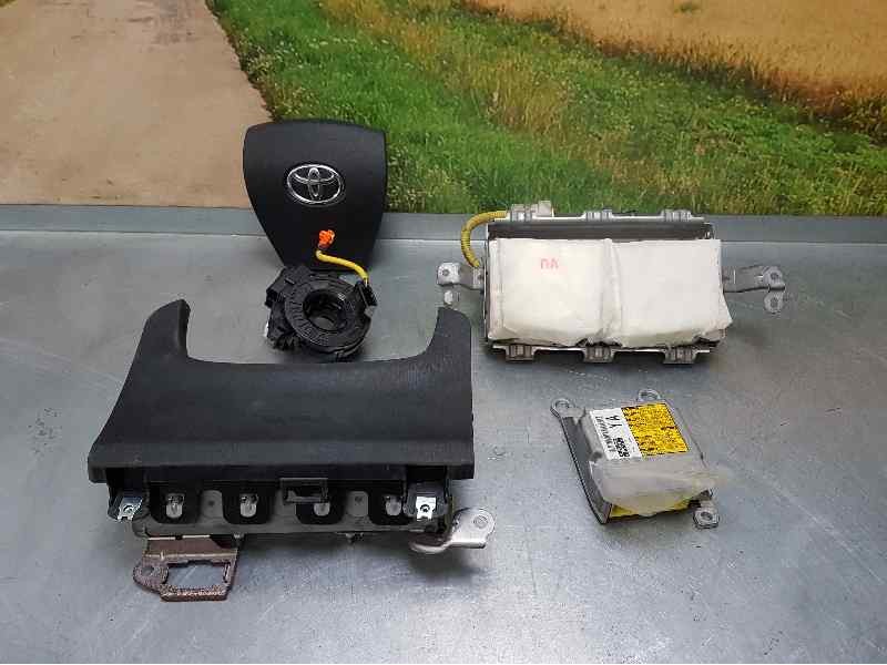 Recambio de kit airbag para toyota prius (nhw30) plug-in hybrid executive referencia OEM IAM 8917047101  