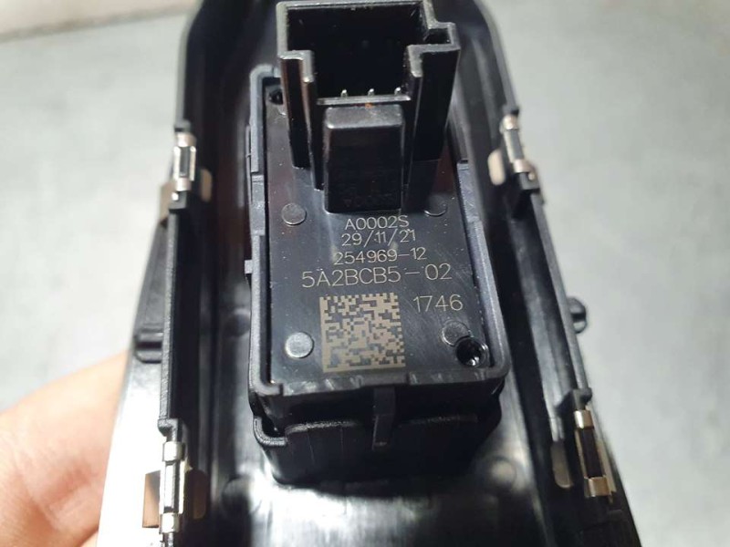 Recambio de mando elevalunas delantero derecho para bmw serie 2 active tourer (u06) referencia OEM IAM 5A2BCB502 25496912 