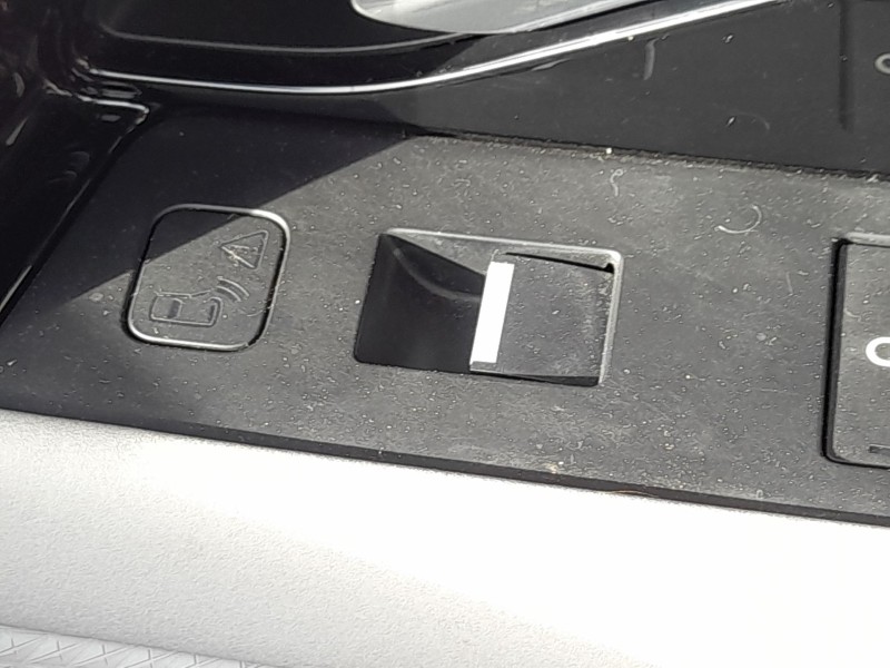 Recambio de mando elevalunas delantero derecho para land rover range rover evoque (l551) 2.0 d150 mhev 4x4 referencia OEM IAM LR