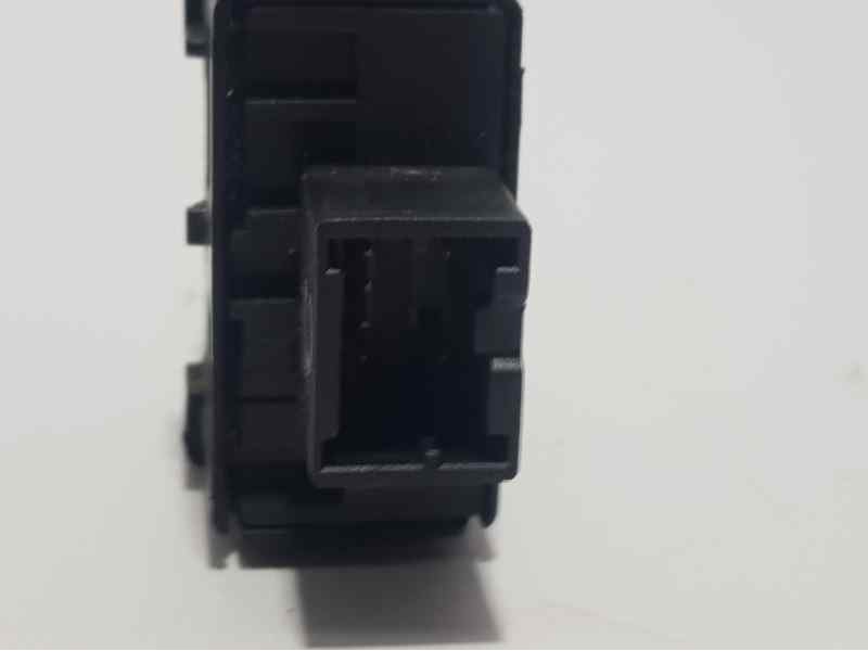 Recambio de modulo electronico para renault koleos dynamique referencia OEM IAM 2223J  BOTON CONTROL DESCENSO