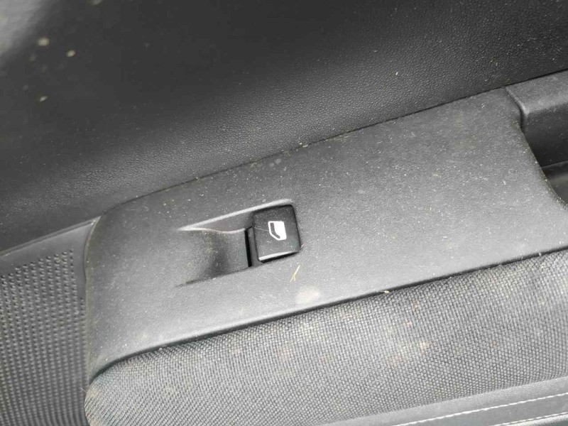 Recambio de mando elevalunas delantero derecho para citroën c3 shine pack referencia OEM IAM 96762292ZD  