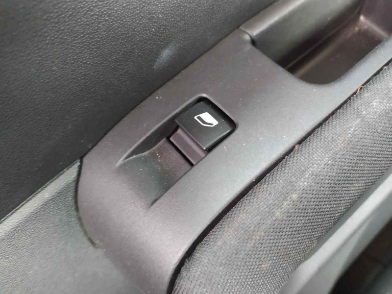 Recambio de mando elevalunas trasero derecho para citroën c3 shine pack referencia OEM IAM 96762292ZD  