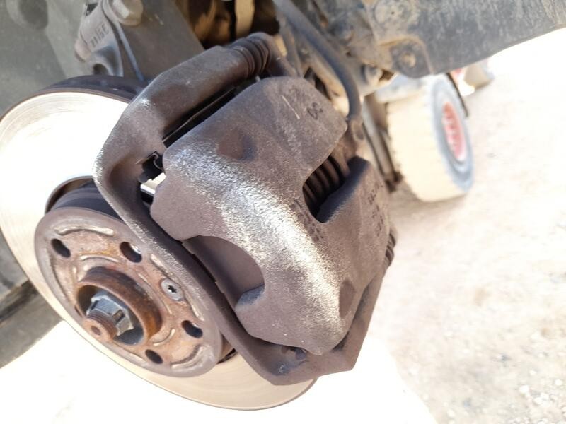 Recambio de pinza freno delantera derecha para nissan nv250 furgoneta (x61) dci 80 referencia OEM IAM 4101100Q1L TRW 