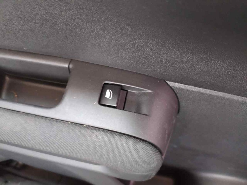 Recambio de mando elevalunas trasero izquierdo para citroën c3 shine pack referencia OEM IAM 96762292ZD  