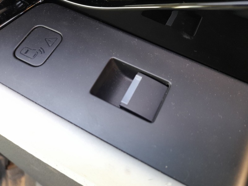 Recambio de mando elevalunas trasero derecho para land rover range rover evoque (l551) 2.0 d150 mhev 4x4 referencia OEM IAM LR05