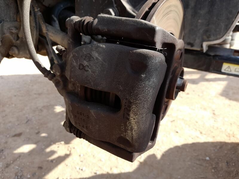 Recambio de pinza freno delantera izquierda para nissan nv250 furgoneta (x61) dci 80 referencia OEM IAM 4101100Q1M TRW 