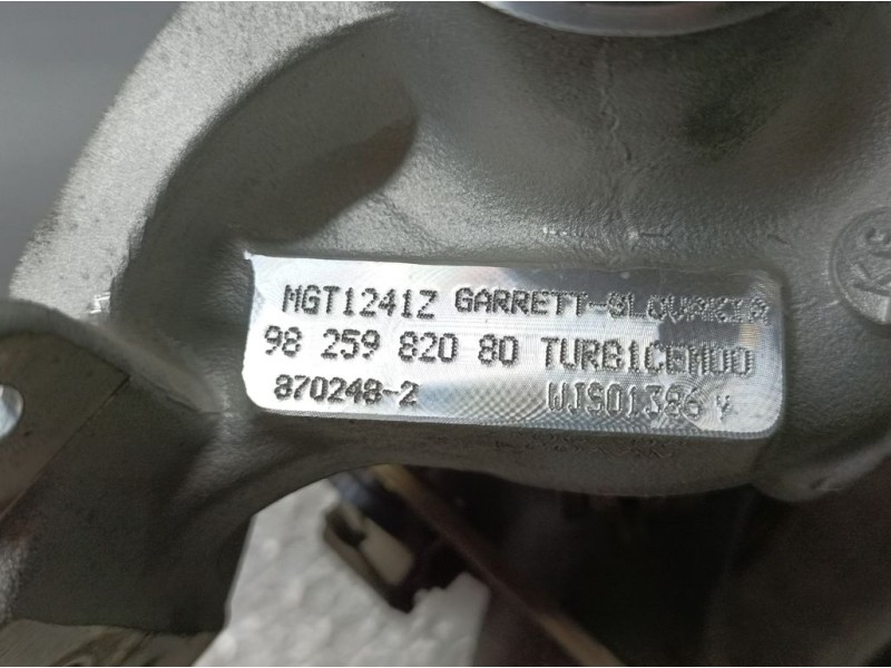 Recambio de turbocompresor para peugeot 208 1.2 12v e-thp / puretech referencia OEM IAM 9825982080 8702482 GARRETT