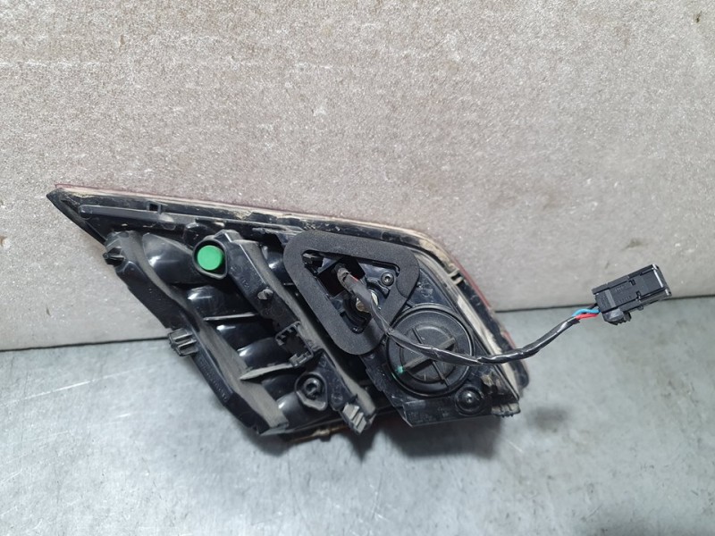 Recambio de piloto trasero derecho para peugeot 308 allure referencia OEM IAM 9677818280 81260201 INTERIOR