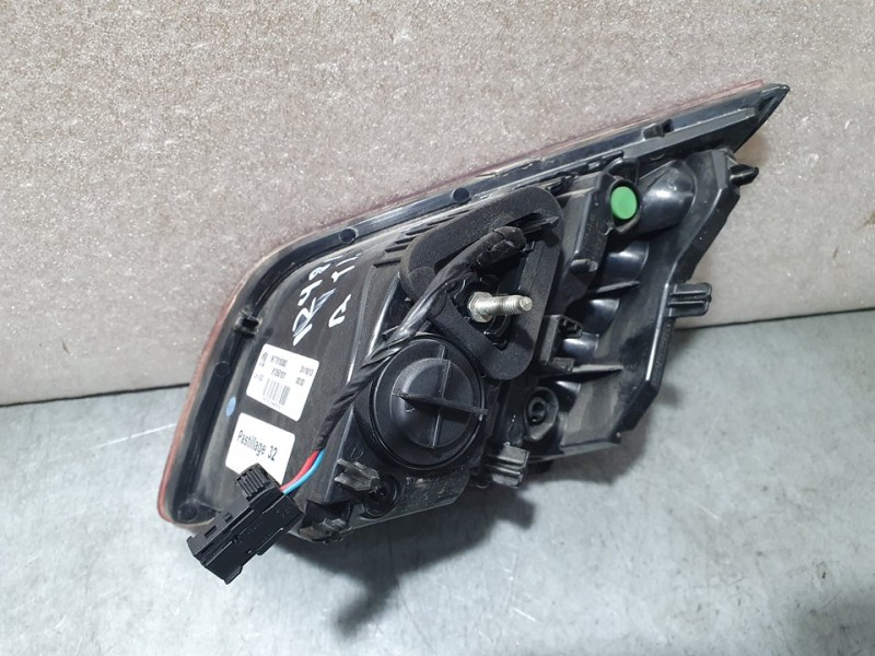 Recambio de piloto trasero izquierdo para peugeot 308 allure referencia OEM IAM 9677818380 81260101 INTERIOR