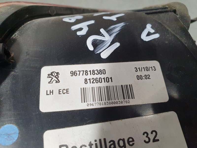 Recambio de piloto trasero izquierdo para peugeot 308 allure referencia OEM IAM 9677818380 81260101 INTERIOR