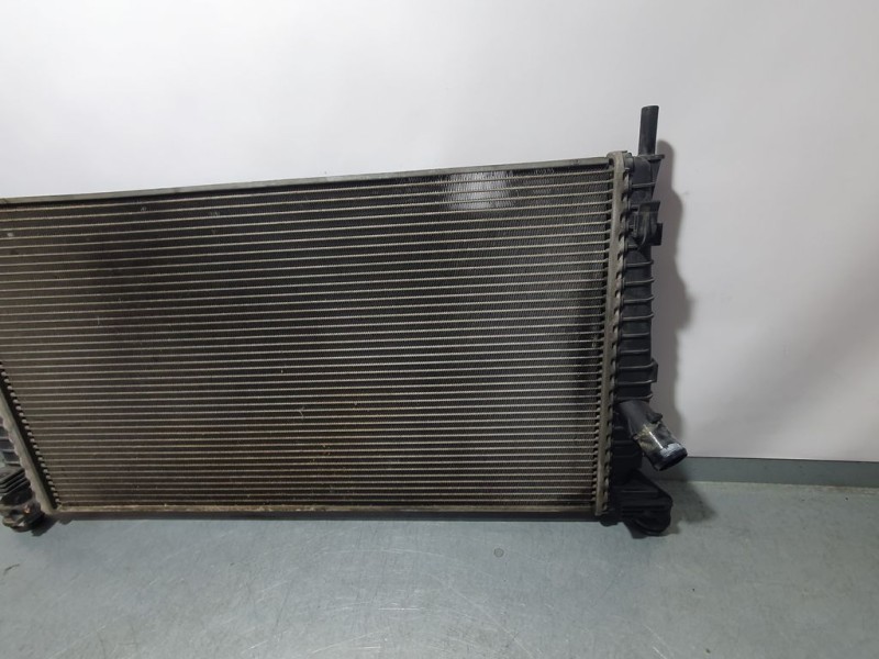 Recambio de radiador agua para volvo v50 familiar 2.0 kinetic referencia OEM IAM 3M5H8005RK  