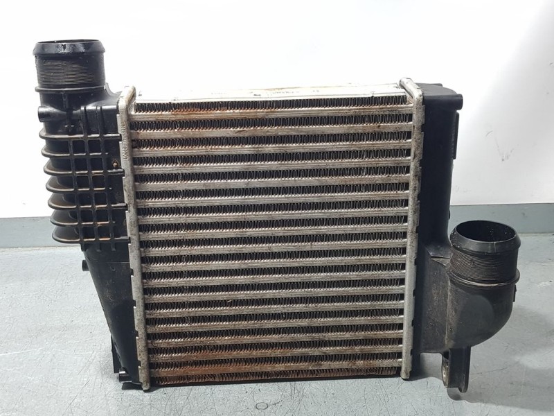 Recambio de intercooler para peugeot 3008 allure referencia OEM IAM 9675627980  