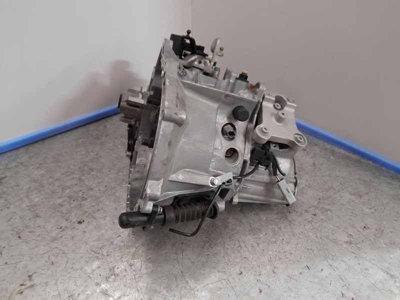 Recambio de caja cambios para citroën c4 cactus feel referencia OEM IAM 20V246 0157258 6VELOCIDADES