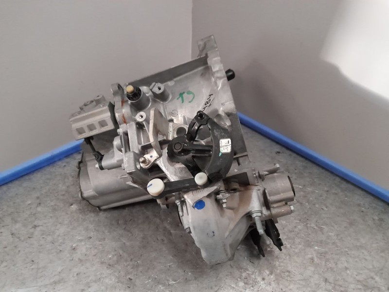 Recambio de caja cambios para citroën c4 cactus feel referencia OEM IAM 20V246 0157258 6VELOCIDADES