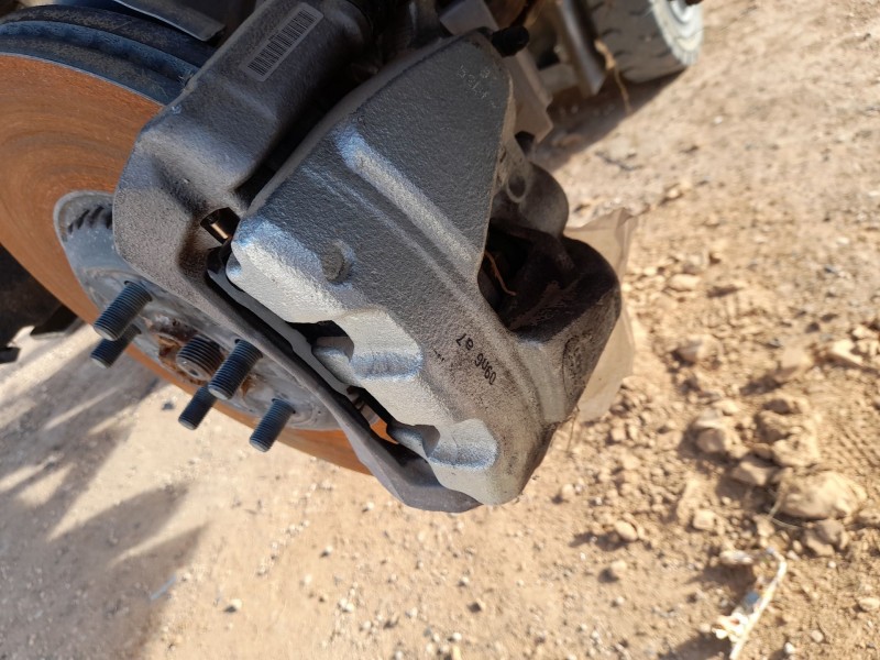 Recambio de pinza freno delantera derecha para land rover range rover evoque (l551) 2.0 d150 mhev 4x4 referencia OEM IAM LR06136