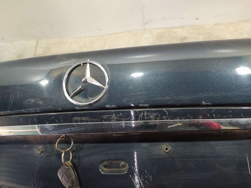 Recambio de tapa maletero para mercedes-benz clase s (w220) berlina 500 (220.075) referencia OEM IAM A220750017528  TOCADO